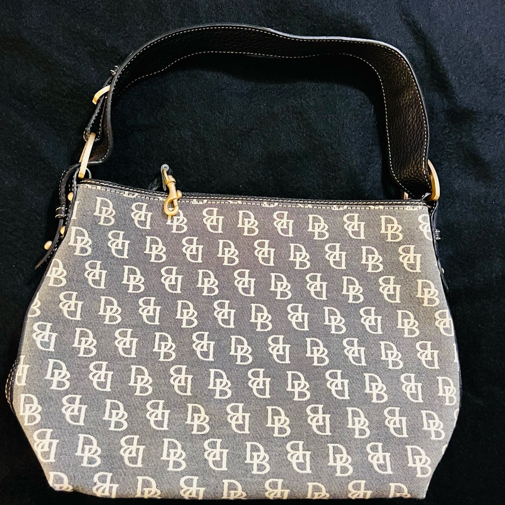 Dooney & Bourke purse.